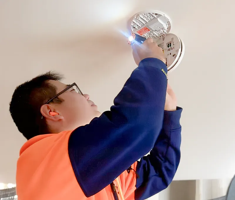 Installing smoke alarm
